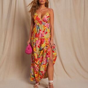 NWOT Fiji Tropical Tiered Lattice Trim Maxi Dress